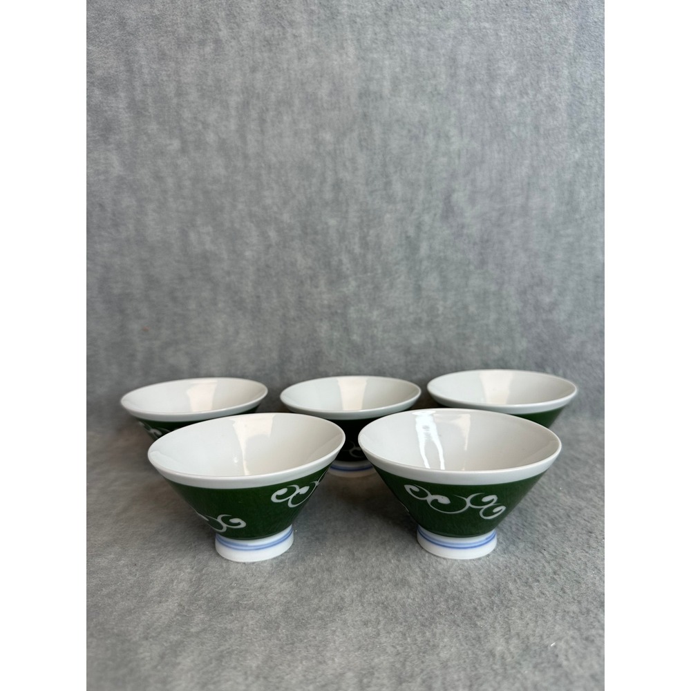 VTG Japanese Porcelain Footed Bowls Cups Set of 5 Green White Scroll Pattern